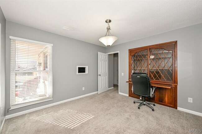 Building Photo - 835 Knickerbacker Dr