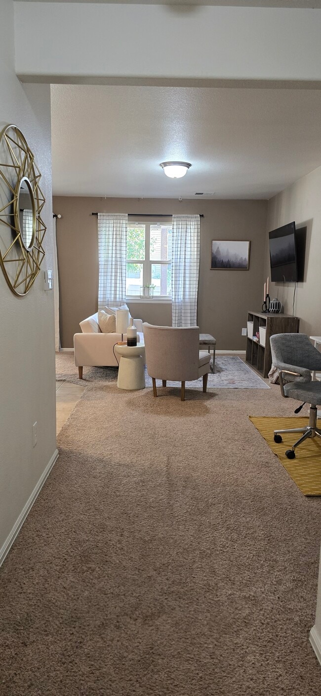 Building Photo - 2465 Theresea Ln