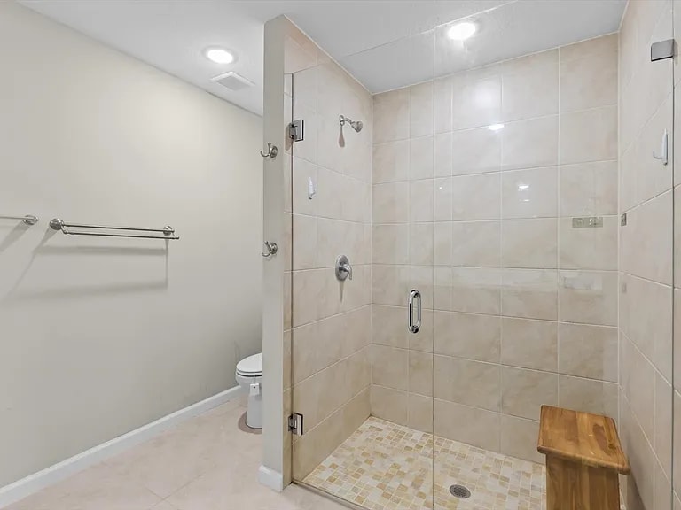 Building Photo - 512 SW McComb Ave