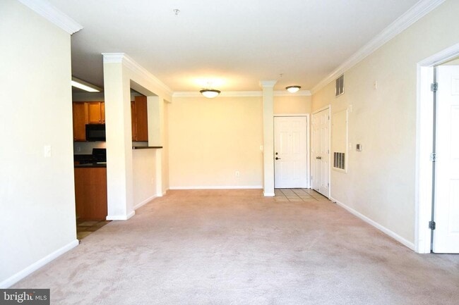 Building Photo - 4850 Eisenhower Ave