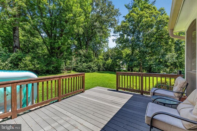 Building Photo - 723 Forest Ridge Dr