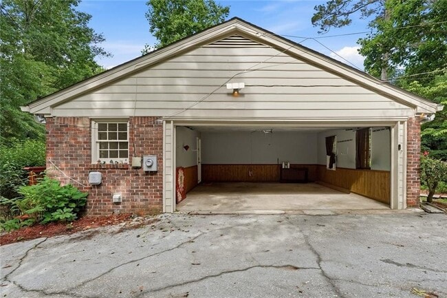 Building Photo - 3731 Dunwoody Club Dr