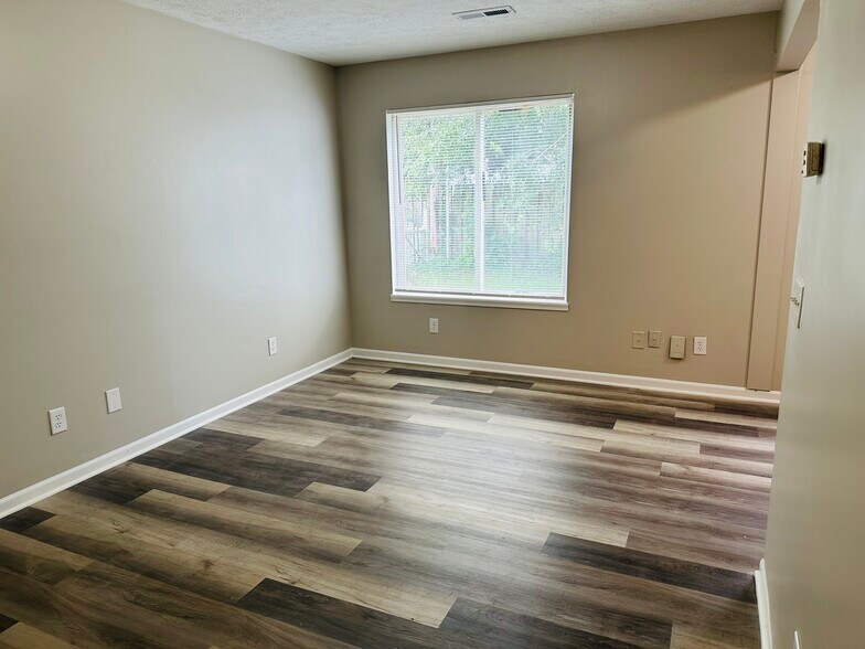 Main Area - 205 Lincoln St