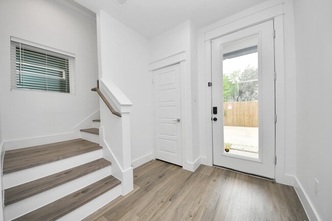 Building Photo - 4608 Coke St