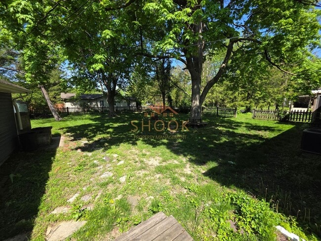 Building Photo - Cozy 3 BR Home Close to Campus and the Res...