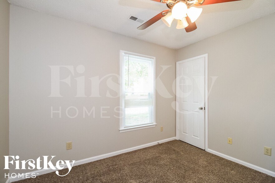 Building Photo - 5909 Running Ridge Rd