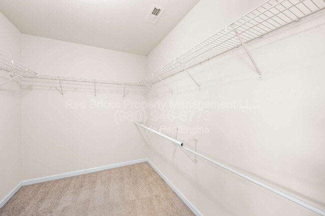Building Photo - 4860 Pepper Dr