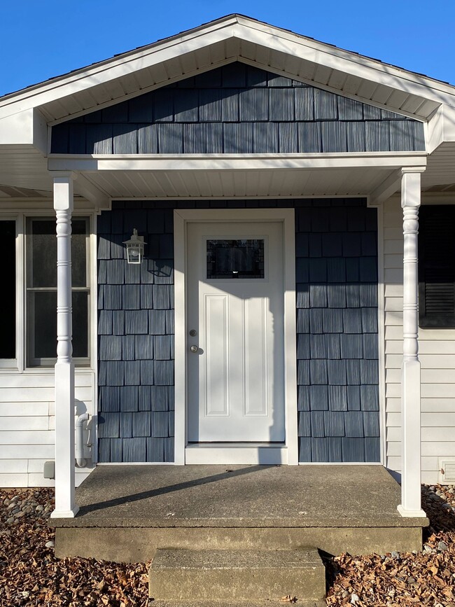 Front Entry - 3299 Mohawk St