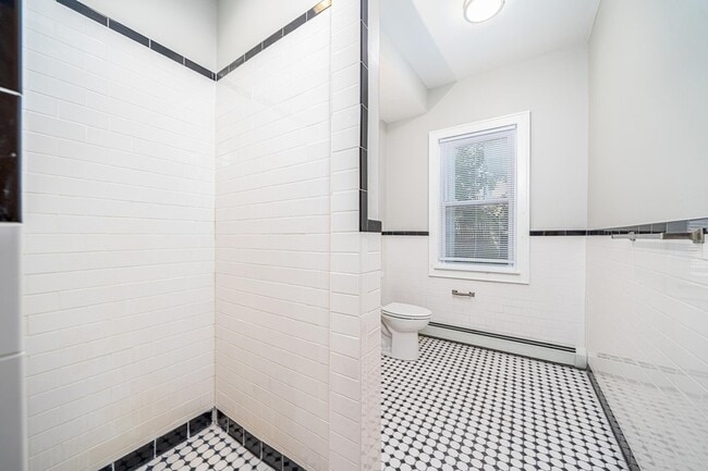 Building Photo - 213 Ogden Ave.