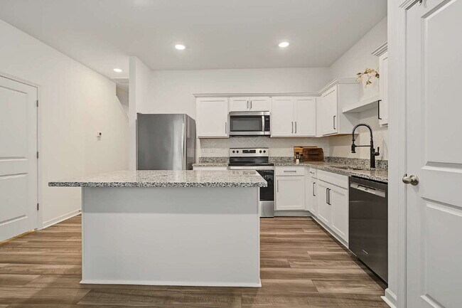 Building Photo - Furnished 3-Bed Townhouse in Durham