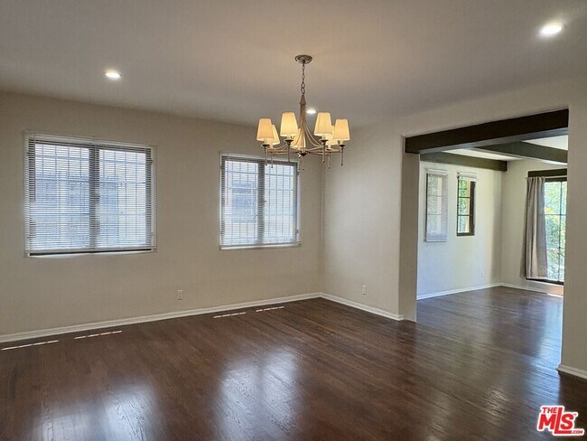 Building Photo - 170 N Orange Dr