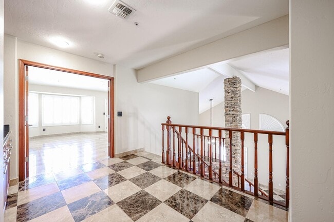 Building Photo - 8830 E Carol Way