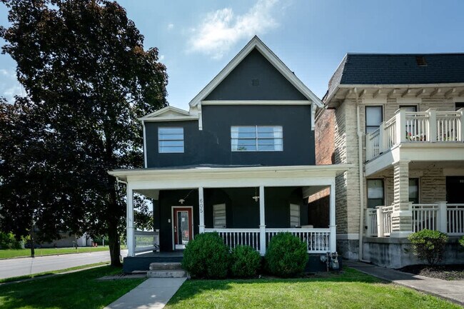 Building Photo - 605 Dennison Ave