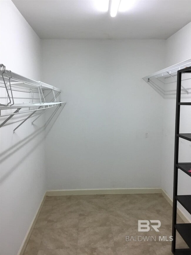 Building Photo - 112 Kensington Ct