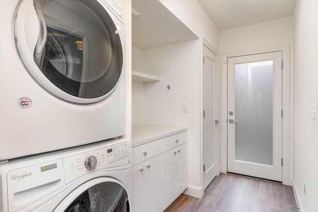 Building Photo - 3Bd/2.5Ba Seattle Home