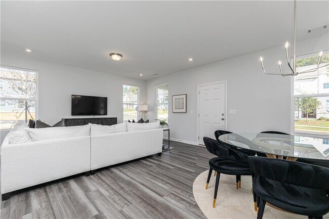 Building Photo - 3085 Cambridge Ml St