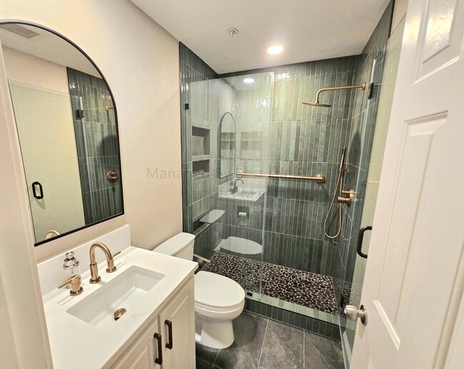 Building Photo - 13990 SW Scholls Ferry Rd