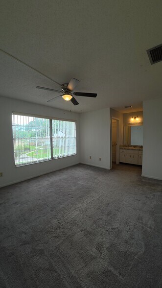 Building Photo - 15203 Morning Dr