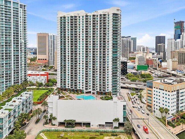 Building Photo - 350 S Miami Ave