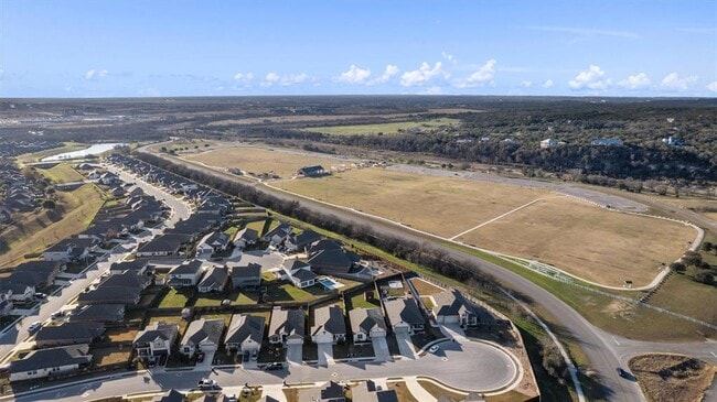 Building Photo - 706 Harwood Dr