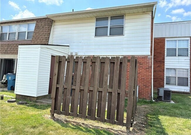 Building Photo - 7616 Mt Hood