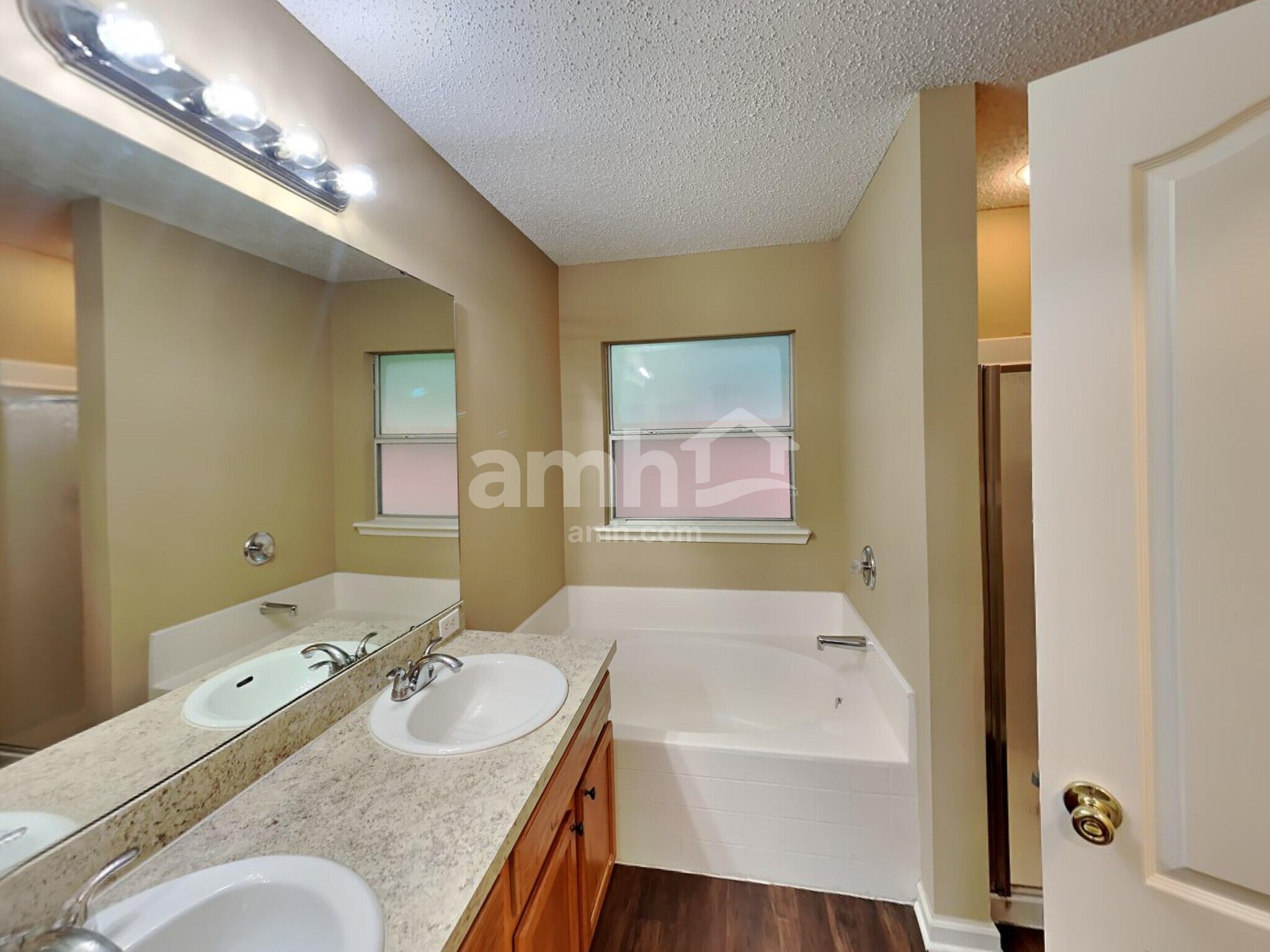 Building Photo - 14028 Crestwick Dr W