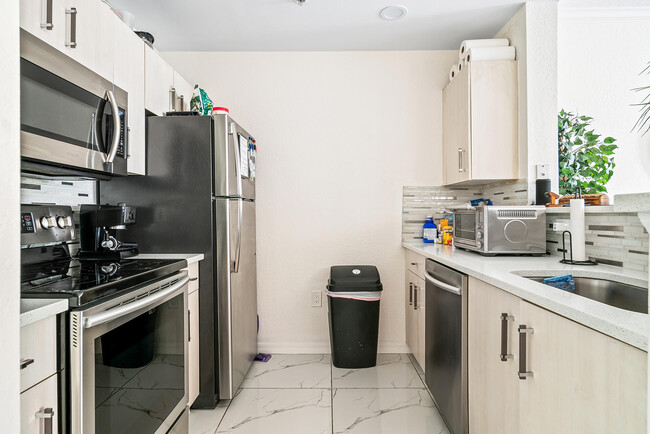 Building Photo - 1803 N Flagler Dr