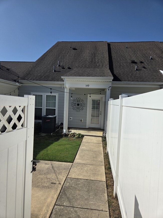 Building Photo - 149 Mary Ann Cir