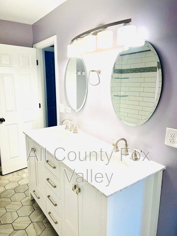 Building Photo - 7160 Center Ave