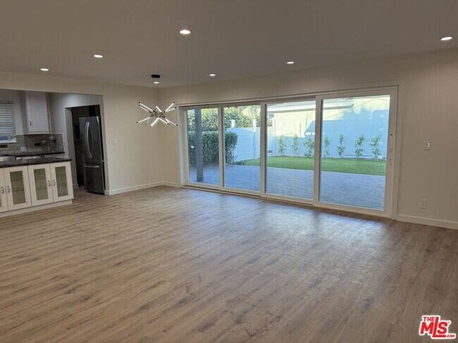 Building Photo - 6159 Sylvia Ave