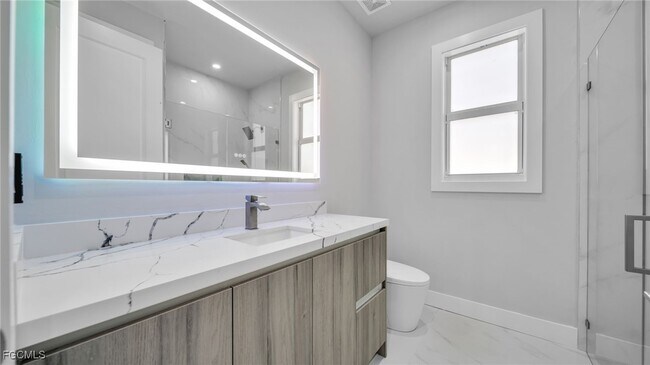 Building Photo - 1029 NW 35th Pl