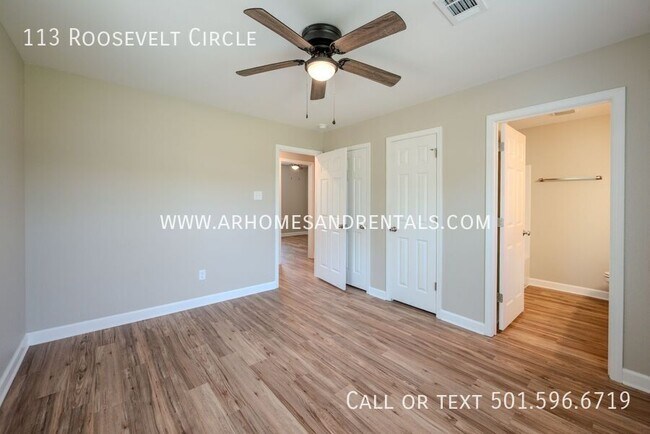 Building Photo - 113 Roosevelt Cir