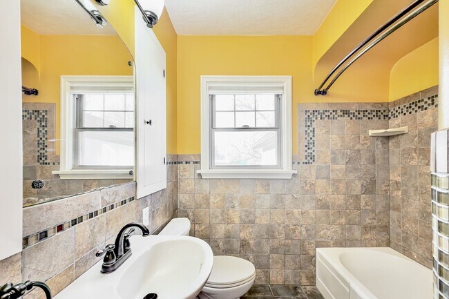 Building Photo - Monroe Park