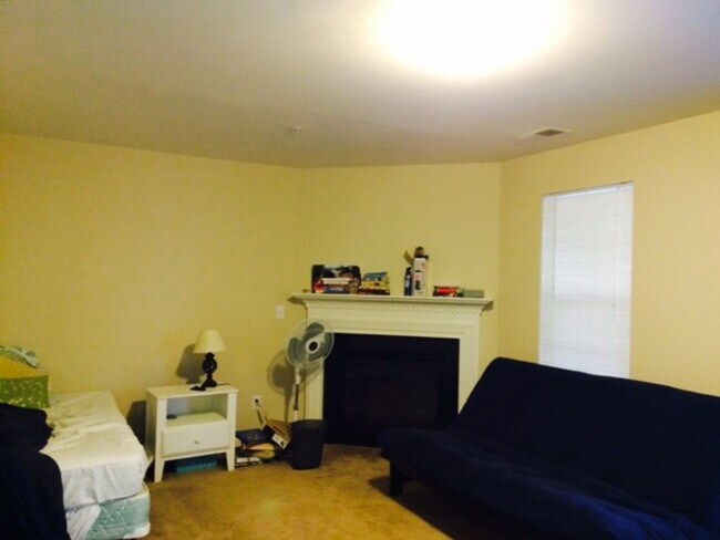 Building Photo - Lease-Takeover with Option for 12-month renewal!