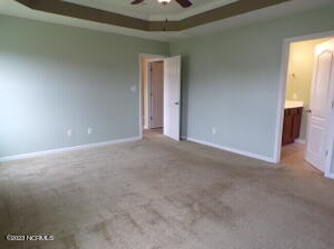 Building Photo - 4 Bedroom 2.5 Bathroom home located in Carolina Subdivision
