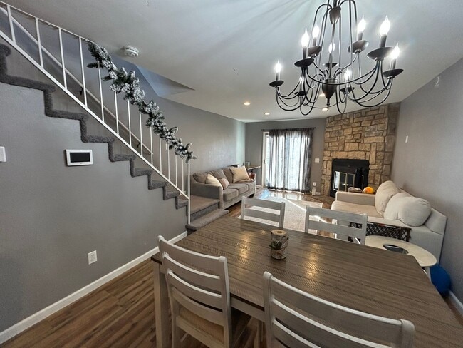 Building Photo - Quite 3 bed 2 bath home in 80916!!!