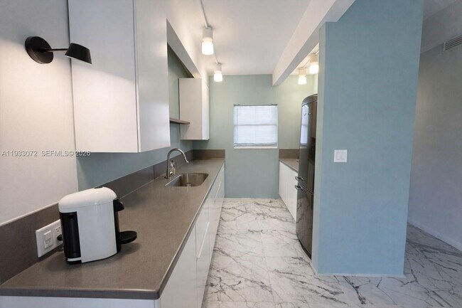 Building Photo - 1840 Jefferson Ave