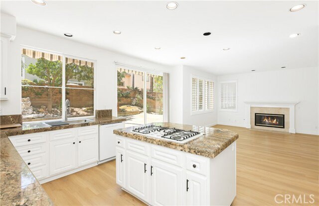 Building Photo - 2 Heatherwood