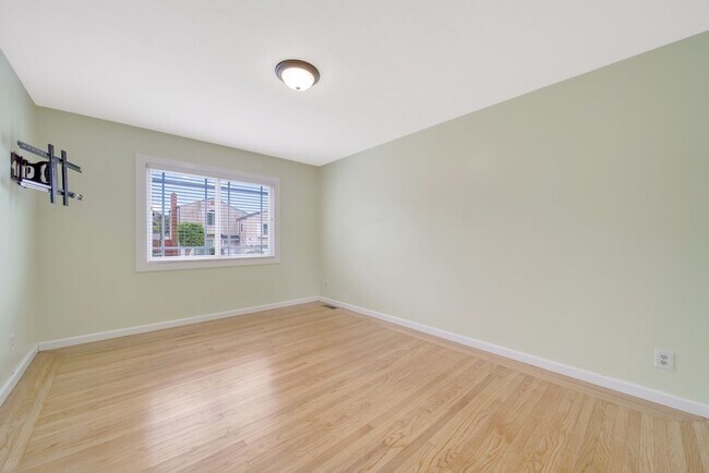 Building Photo - SOUTH SAN FRANCISCO HOME FOR RENT - $4,000/mo
