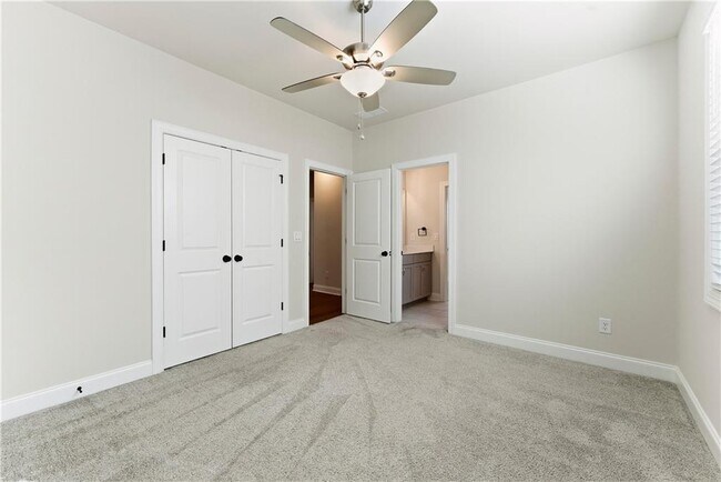 Building Photo - 5004 Bellmoore Park Ln