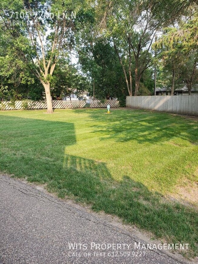 Building Photo - 7104 72nd Ln N