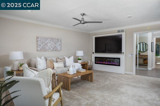 Building Photo - 1115 Oakmont Dr