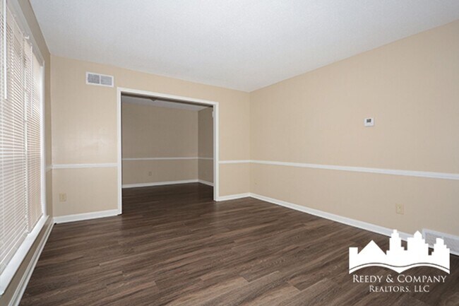 Building Photo - 3782 Wychemere Dr