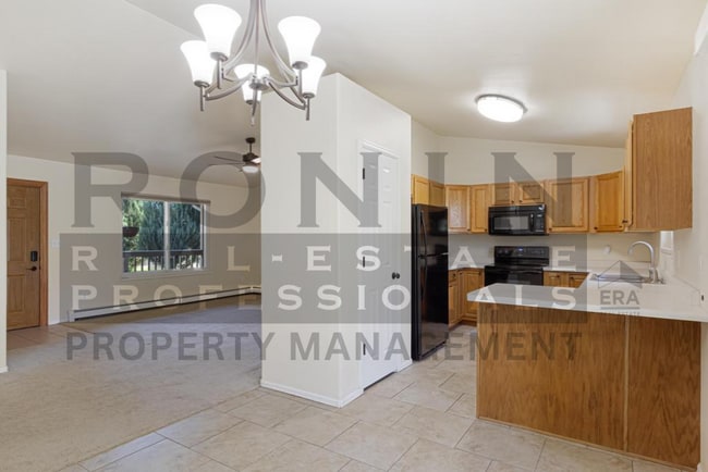 Building Photo - 668 Garnet Dr
