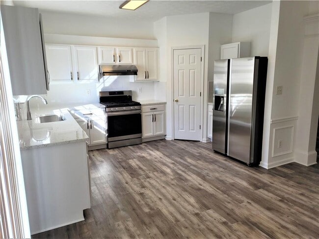 Building Photo - 2244 Grovemont Dr