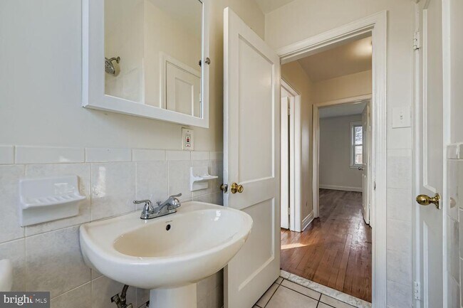 Building Photo - 571 Welbrook Rd