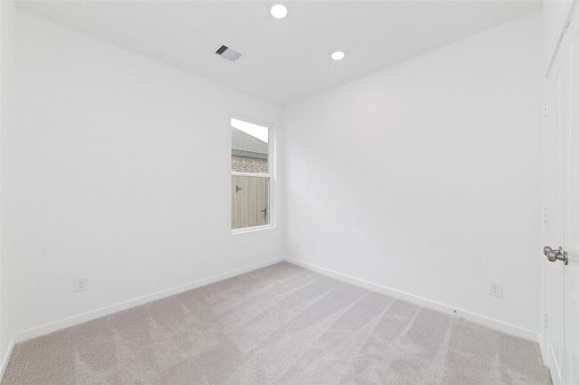 Building Photo - 31409 Moore Rd