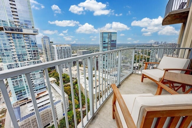 Building Photo - 360 Nueces St