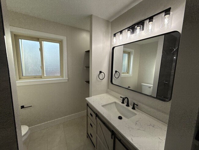 Building Photo - SFH Montgomery