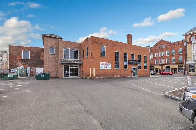 Building Photo - 475 Howe Ave